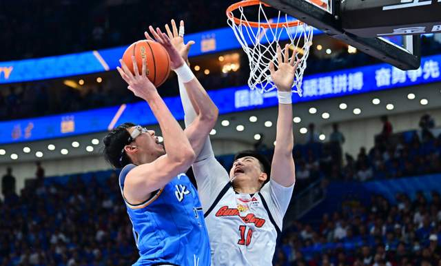 bti体育官方入口-半决赛首组对决出炉！北京与上海强强对话，四大内线上演巅峰对决|北京首钢|上海男篮|广东男篮|杰曼|曾凡博_新浪体育_新浪新闻